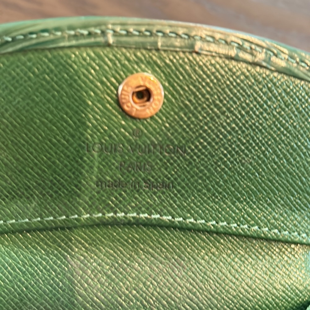 Louis Vuitton Green Epi Card Holder - Picture 11 of 12